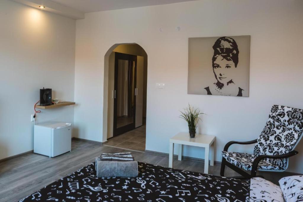 Victoria Hotel Rooms & Victoria Apartment וליקו טורנובו מראה חיצוני תמונה