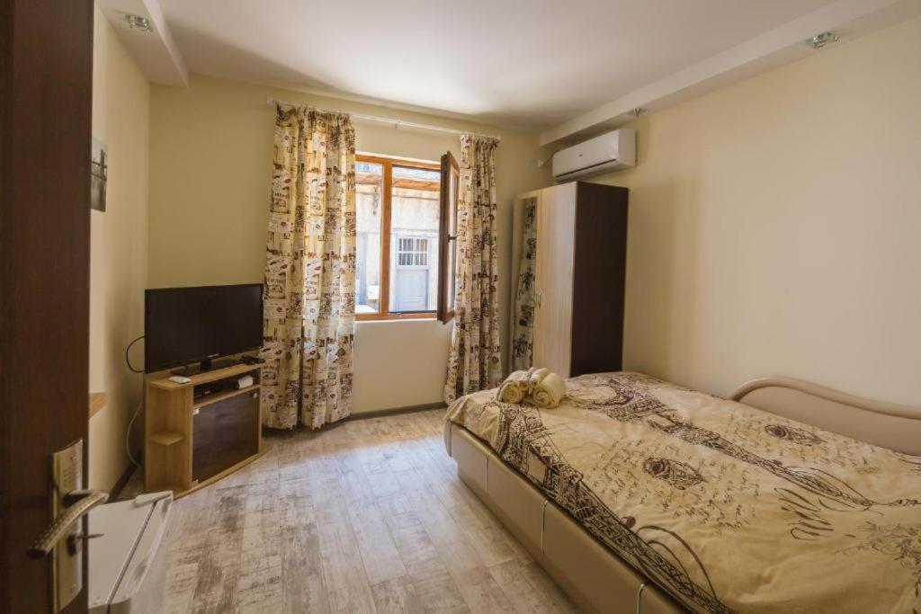 Victoria Hotel Rooms & Victoria Apartment וליקו טורנובו מראה חיצוני תמונה