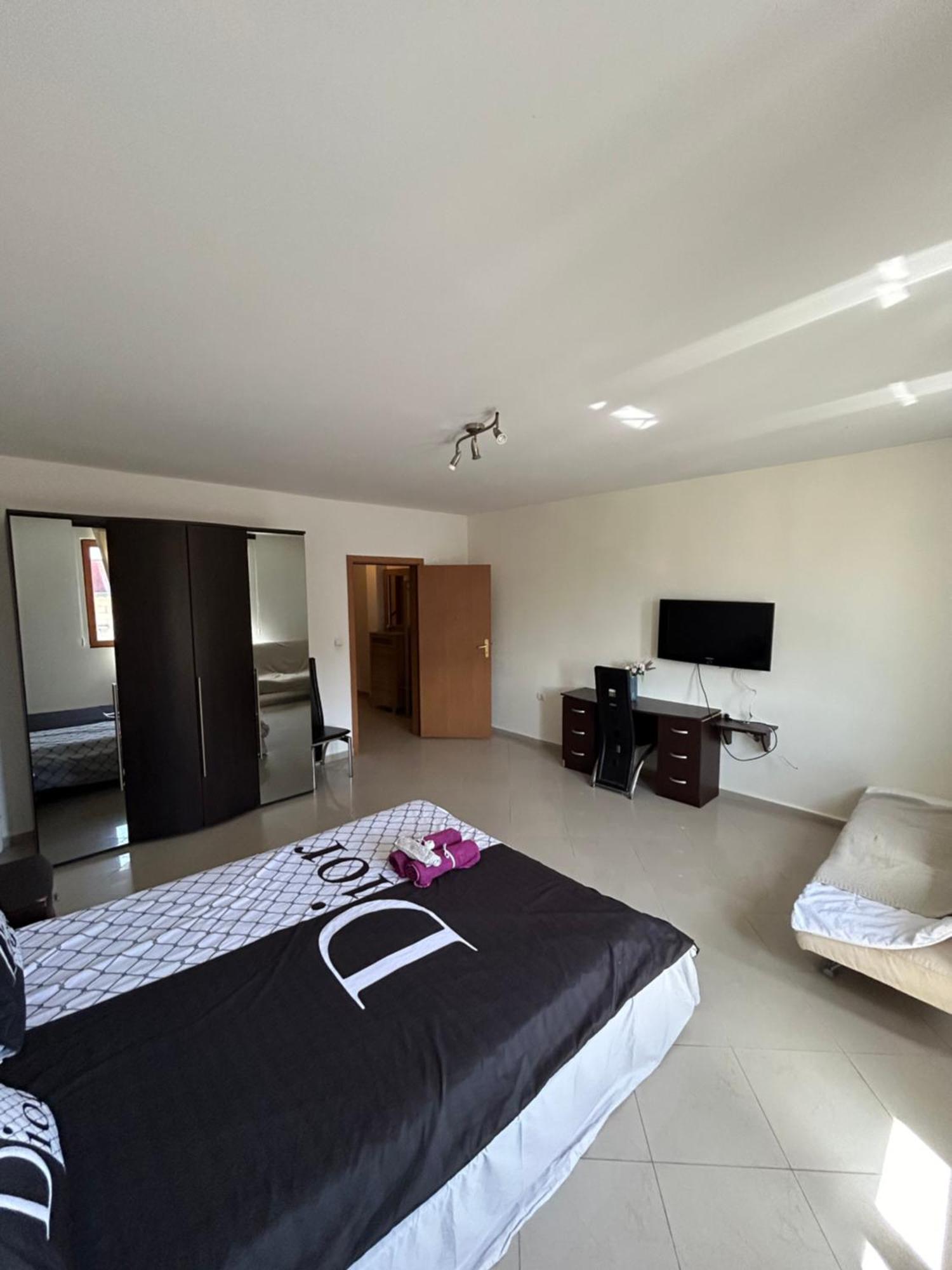Victoria Hotel Rooms & Victoria Apartment וליקו טורנובו מראה חיצוני תמונה